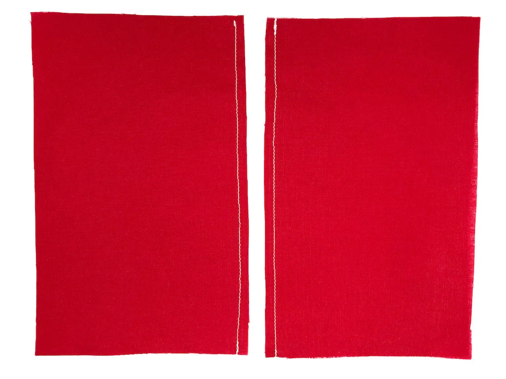 Scheme of woven fabric cut with piking sheers on the length grain.