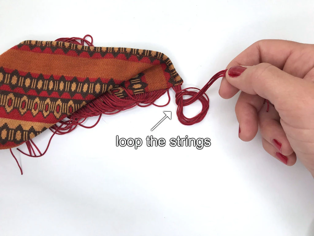 Looping a chunk of six fringe strings.
